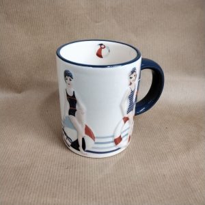 Mug baigneuse en relief